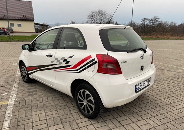 Toyota Yaris cena 9900 przebieg: 286000, rok produkcji 2006 z Paczków małe 37